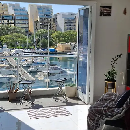 Apartamento Modern Entire Seafront 3br *