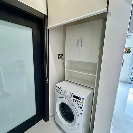 Modern Entire Seafront 3br Apartment *