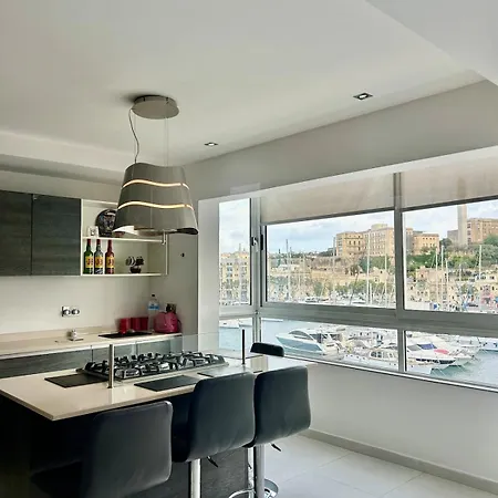 Apartment Modern Entire Seafront 3br *
